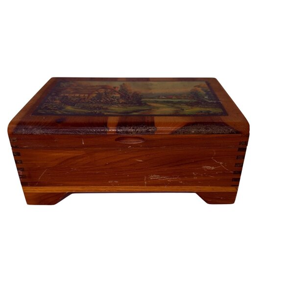 Vintage Cedar Wood Keepsake Box with Cottage Scene Rustic Jewelry Trinket Box - Picture 3 of 8